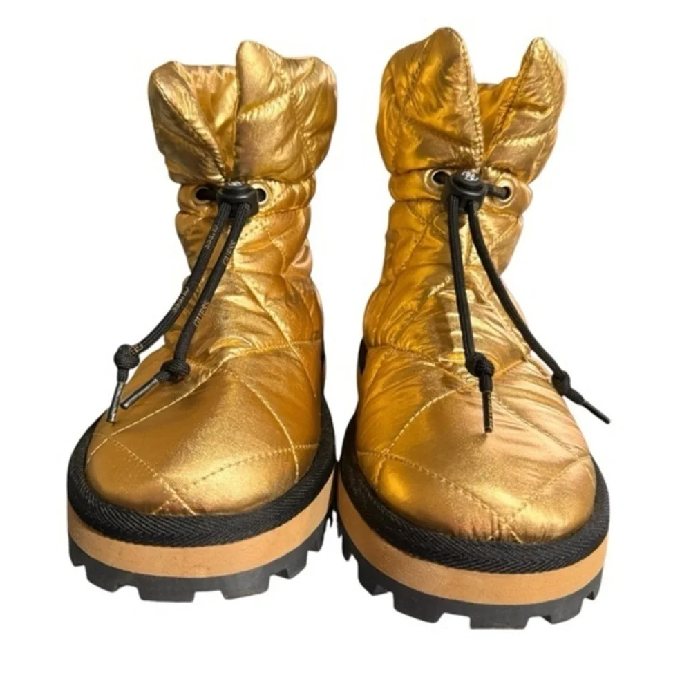 GUESS EUC Leian 2 Gold Womens Logo Booties sz 8.5M‎